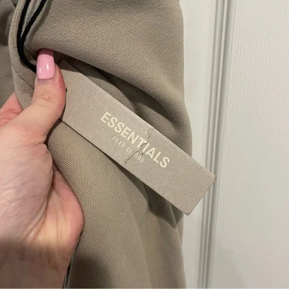 NWT men’s essentials sweats - Picture 4 of 6